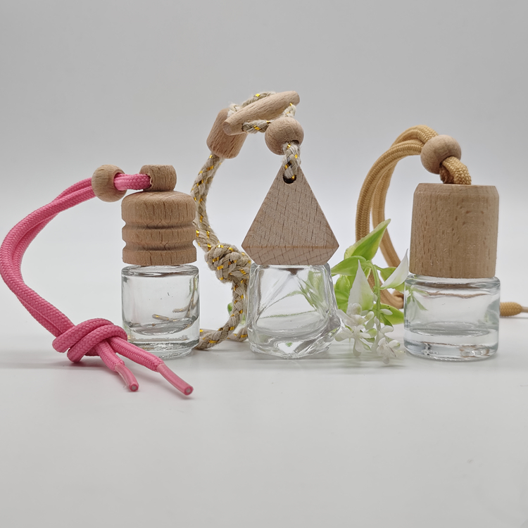 car bottle1904.jpg