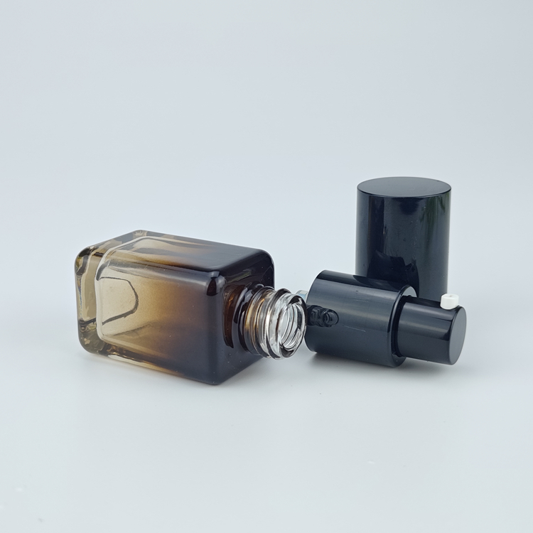 Glasslotionbottle2081.jpg
