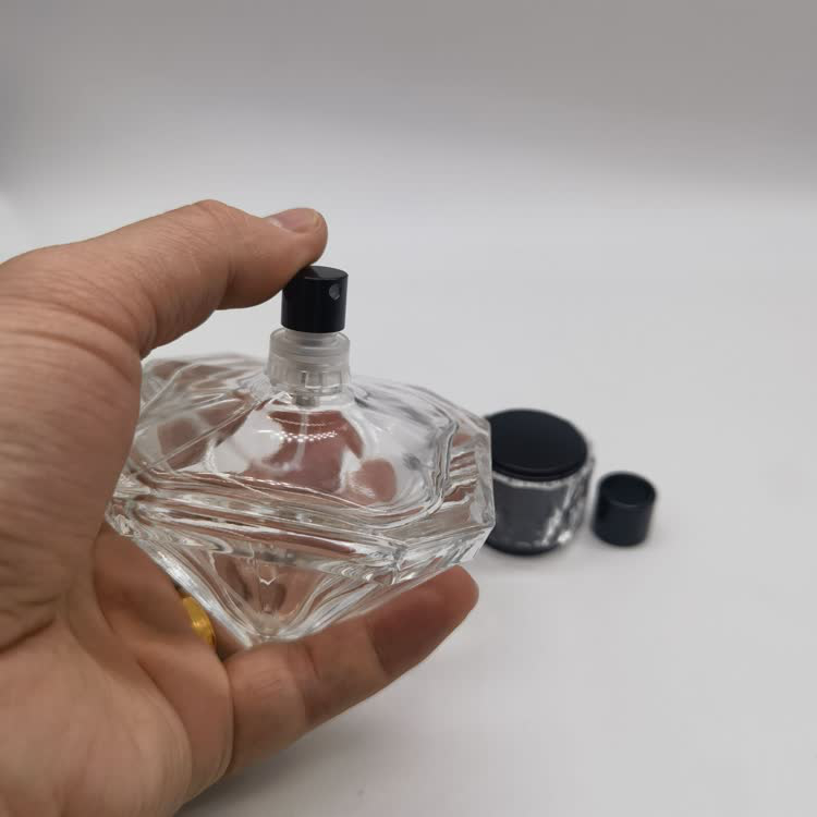 perfume bottle2895.jpg