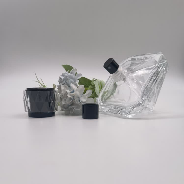 perfume bottle2905.jpg