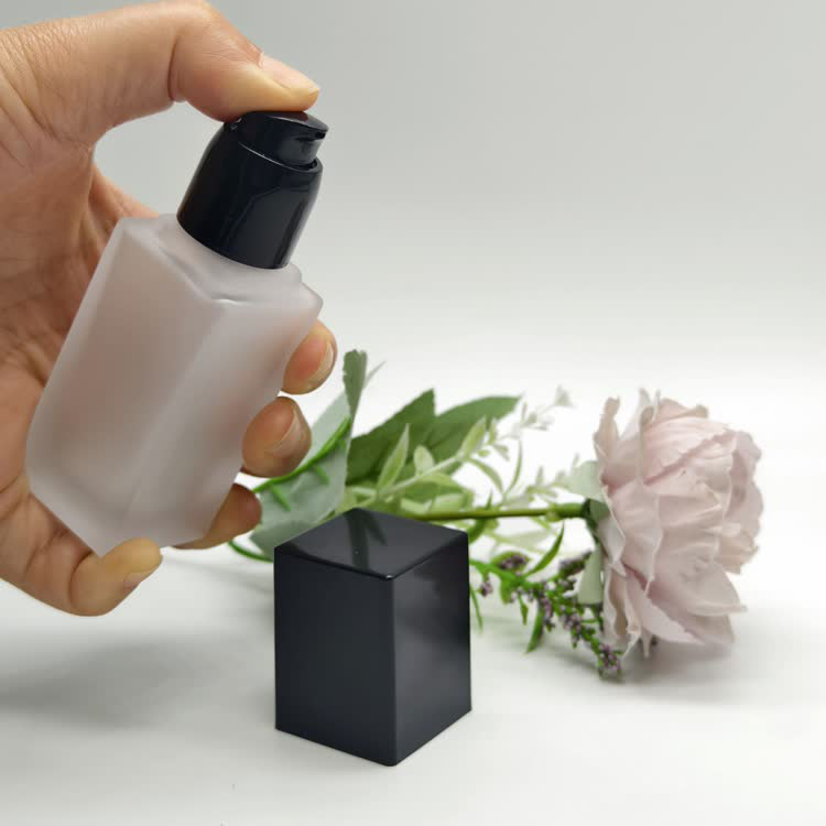 Foundation Bottle2633.jpg