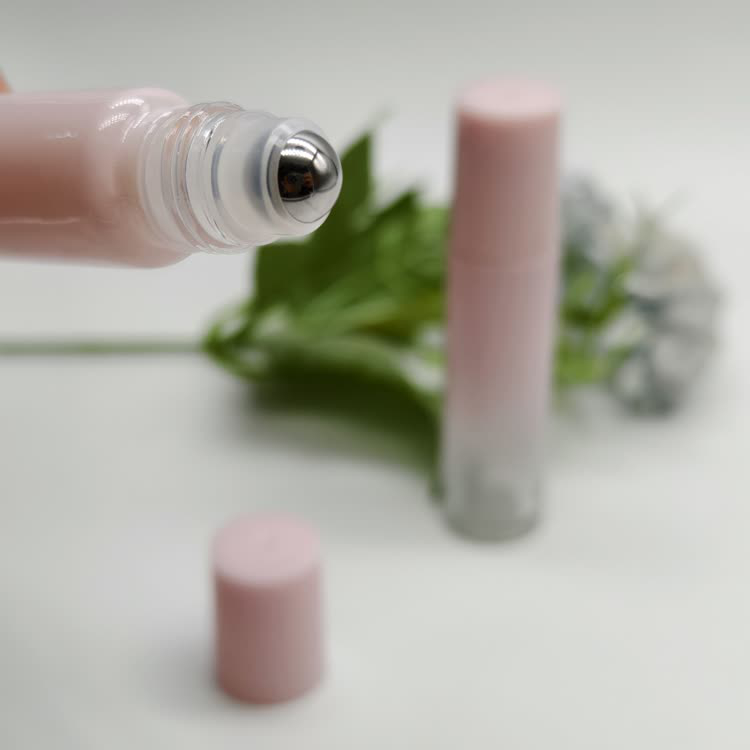 Roll on Bottle2540.jpg