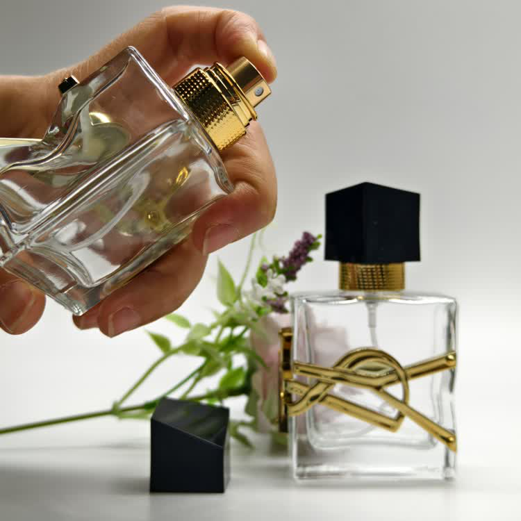 perfume bottle2607.jpg