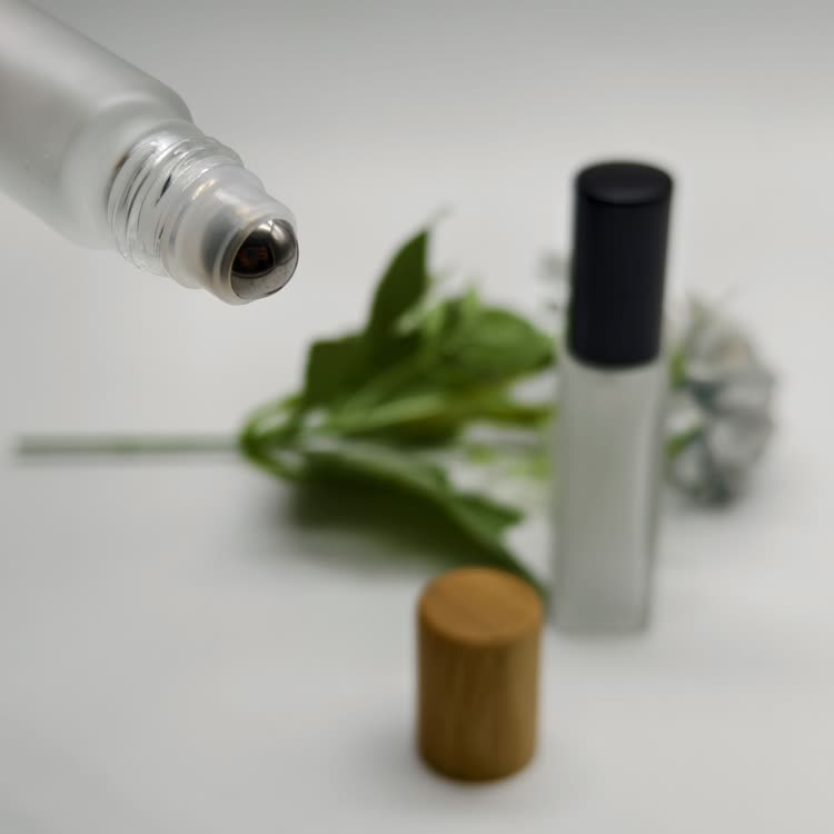 Roll on Bottle2559.jpg