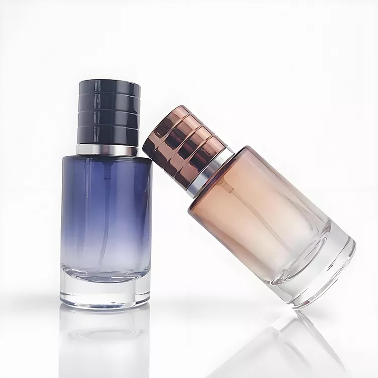 Round glass perfume bottle with sprayer