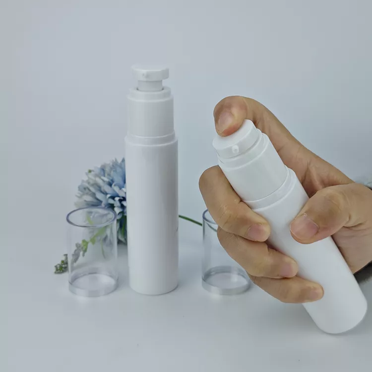 Cosmetic airless pump bottle