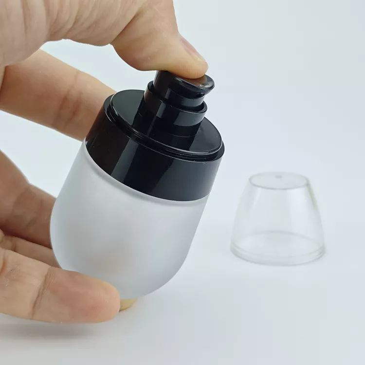 Cosmetic bottle with foundation pump