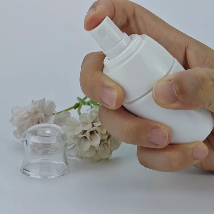Plastic cosmetic bottle