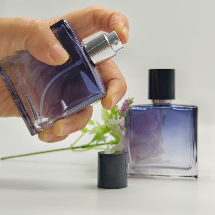 perfume bottle2573.jpg