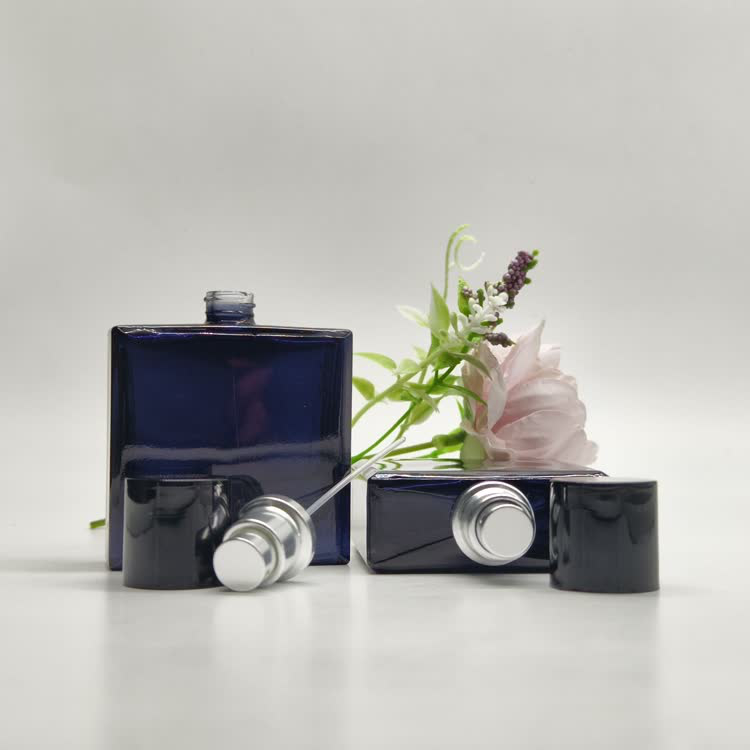 perfume bottle2595.jpg