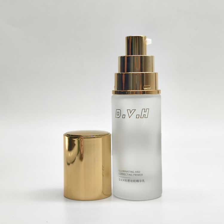 Foundation Bottle2563.jpg