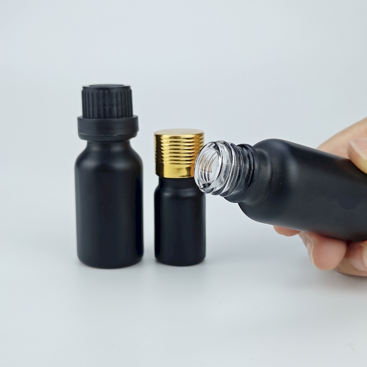 fragrance bottle996.jpg