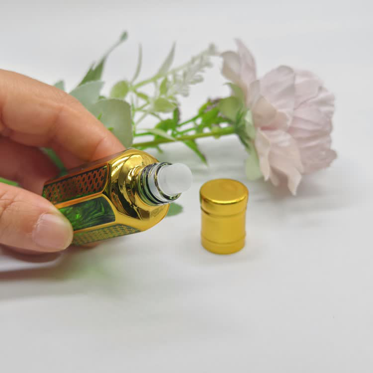 Attar roll on bottle2530.jpg