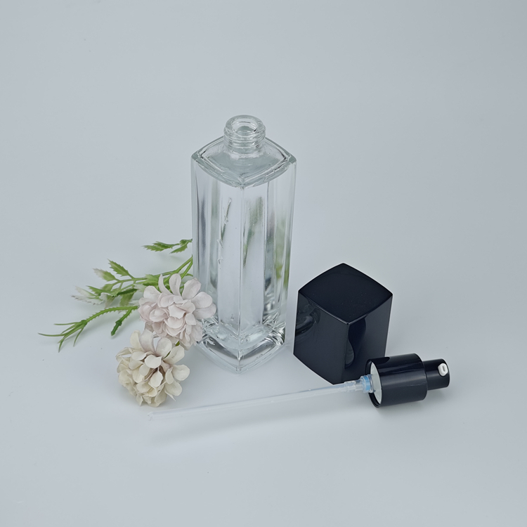 Glasslotionbottle0185.jpg