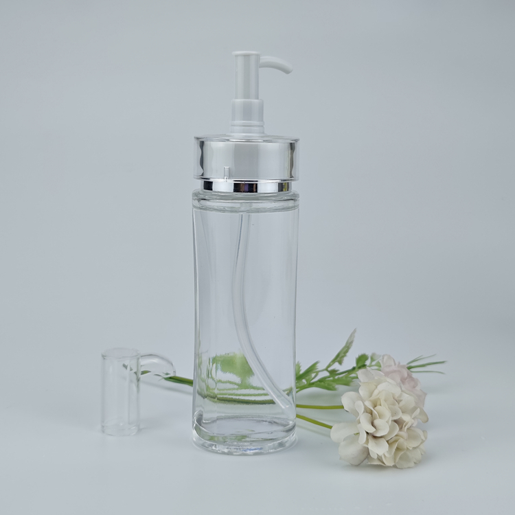 Glasslotionbottle0874.jpg