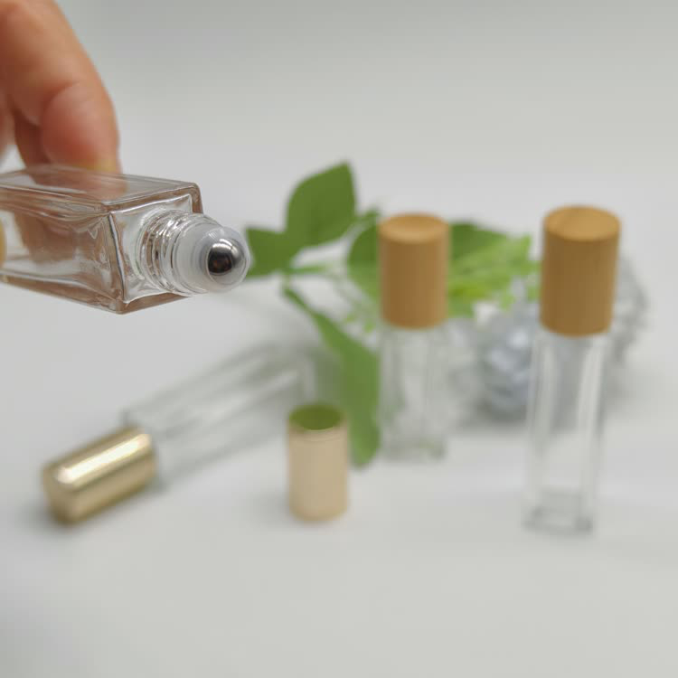 Roll on Bottle2584.jpg